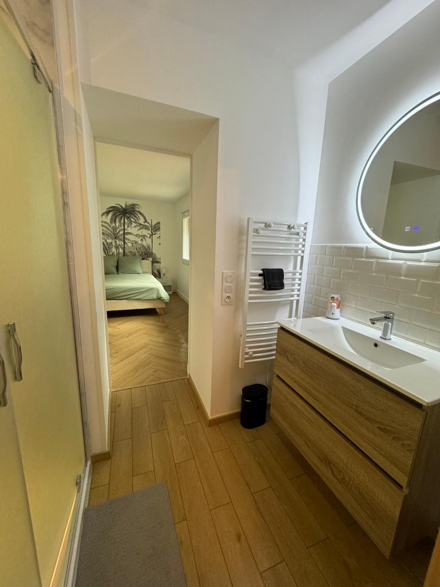 En Centre-ville - Local Velos Disponible *